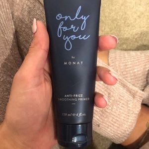 Monat anti-frizz Smoothing Primer